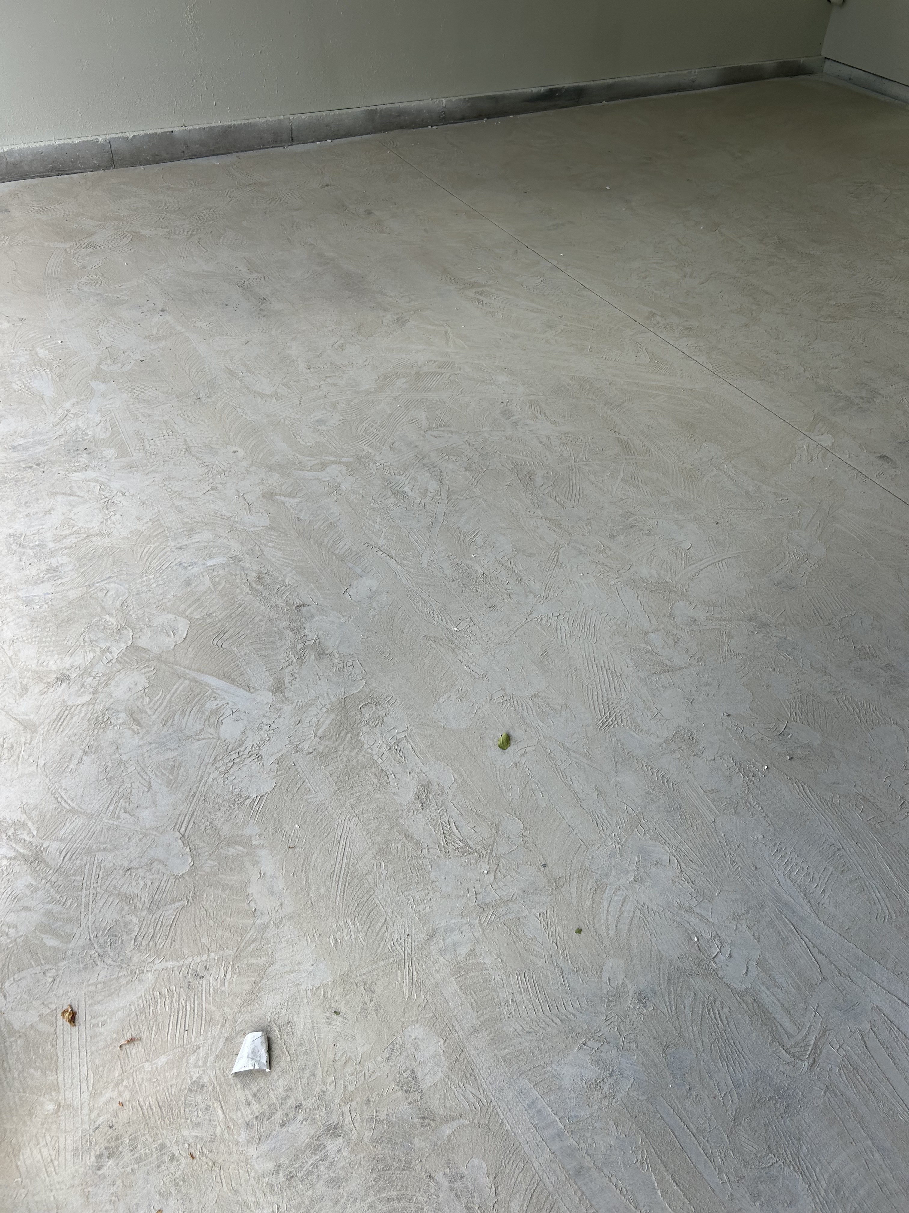 Diamond-ground surface